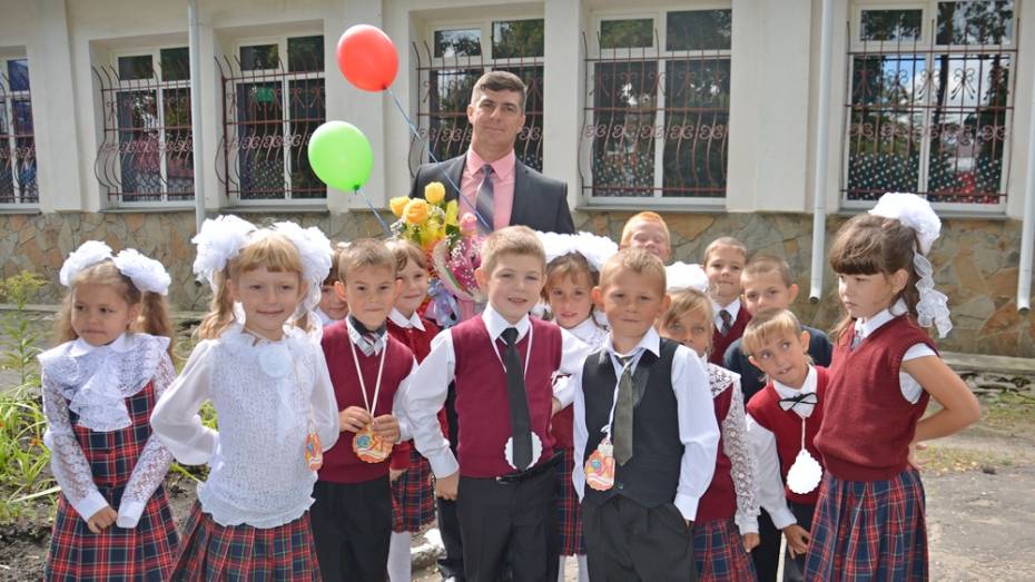 В Поворинском районе впервые за 40 лет учителем начальных классов стал мужчина