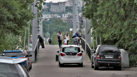 В Воронеже закроют парковку на дамбе Чернавского моста