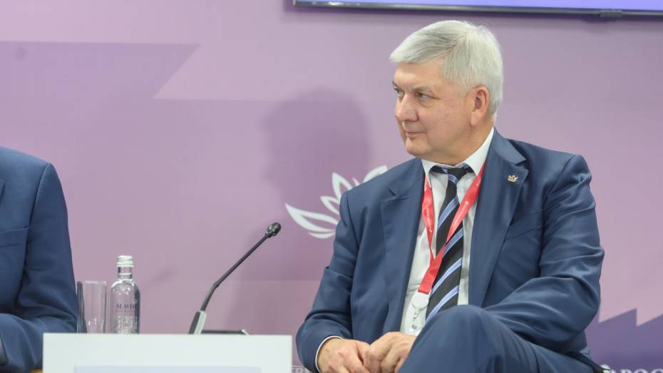 Воронежский губернатор рассказал о внедрении в регионе ЭКГ-рейтинга на Восточном экономическом форуме