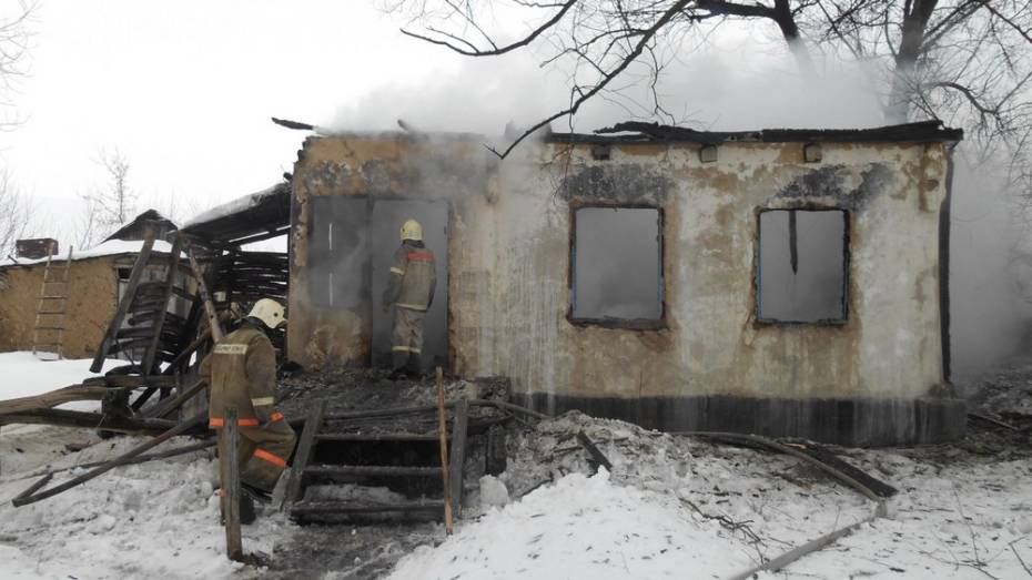 В репьевском селе Россошки при пожаре погибли 2 человека