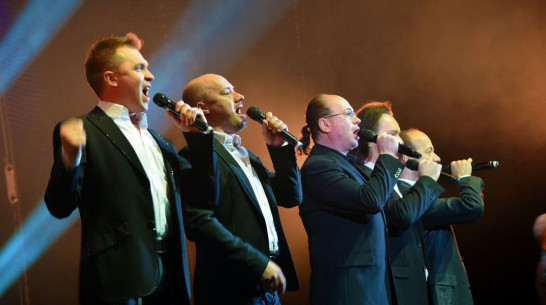 «Хор Турецкого» пожурил воронежцев за отсутствие гвоздик на концерте  