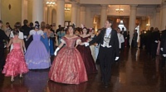 Воронежские любители балов устроят благотворительную ярмарку в помощь сиротам