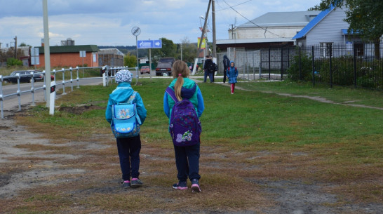 В Новоусманском районе в сельской школе уволились водители автобусов