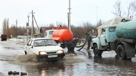 В Панино обильные осадки привели к подтоплению привокзальной площади и рынка