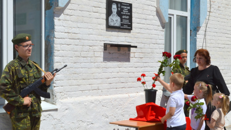 В терновском селе Алешки открыли мемориальную доску герою СВО