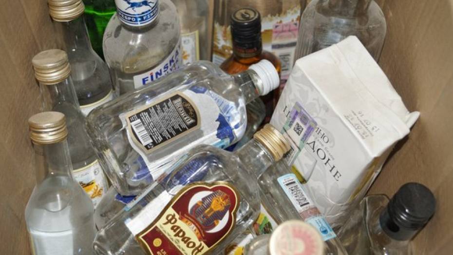 Торговавший алкоголем в детсадах Лисок бутлегер заплатит штраф за взятку полицейскому