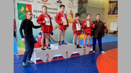 Таловские самбисты выиграли 4 «золота» в областном турнире