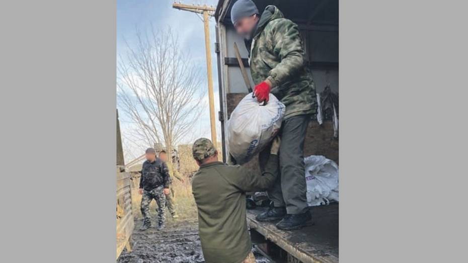 Из Репьевского района в зону СВО передали более 300 кг овощей