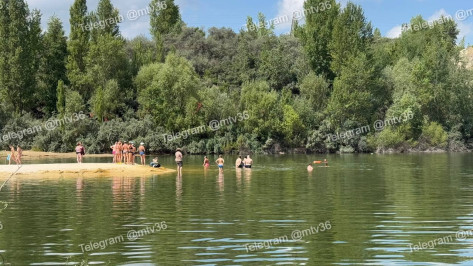 На пляже в Белом колодце под Воронежем утонул 20-летний парень