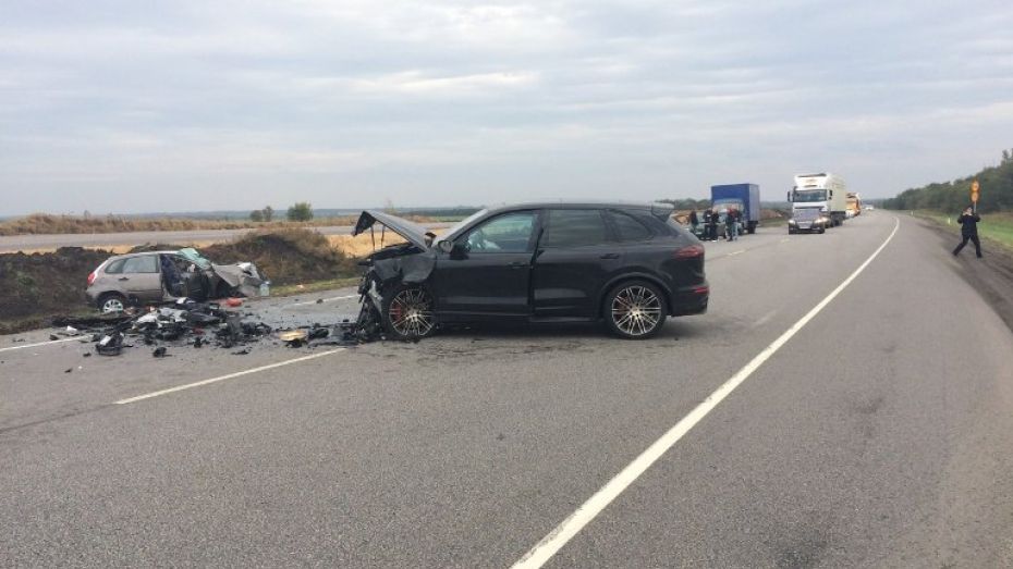 Два человека погибли в столкновении Datsun и Porsche в Воронежской области