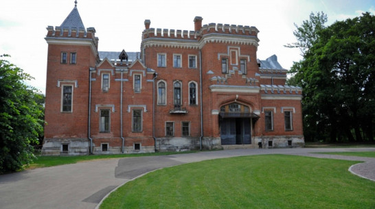 Воронежская художница составила генеалогическое древо Ольденбургских-Романовых