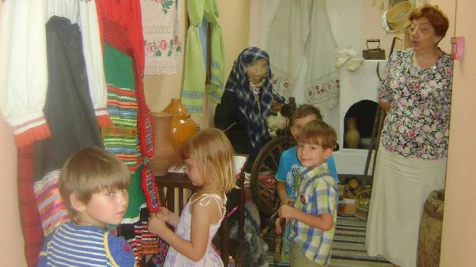 В Репьевском детском саду появился мини-музей