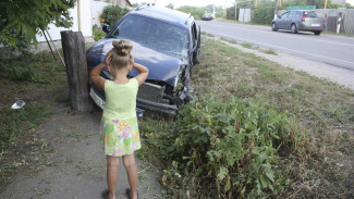 В Ольховатском районе иномарка врезалась в рейсовый автобус