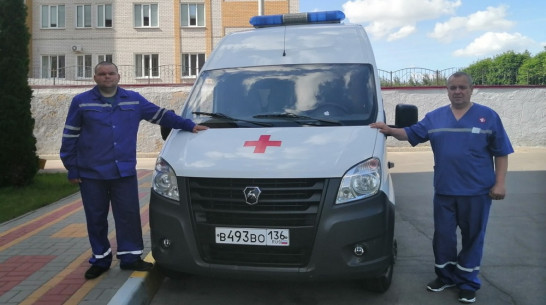Лискинская райбольница получила новый автомобиль скорой помощи
