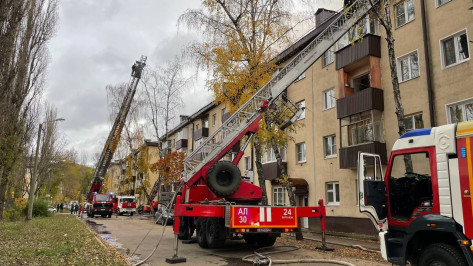 Две семьи отказались покинуть пострадавший от пожара 4-этажный дом в Воронеже