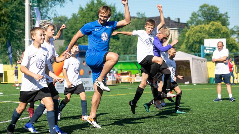 Мастер-класс для юношеской команды по футболу организовали при поддержке «Автомир Воронеж»