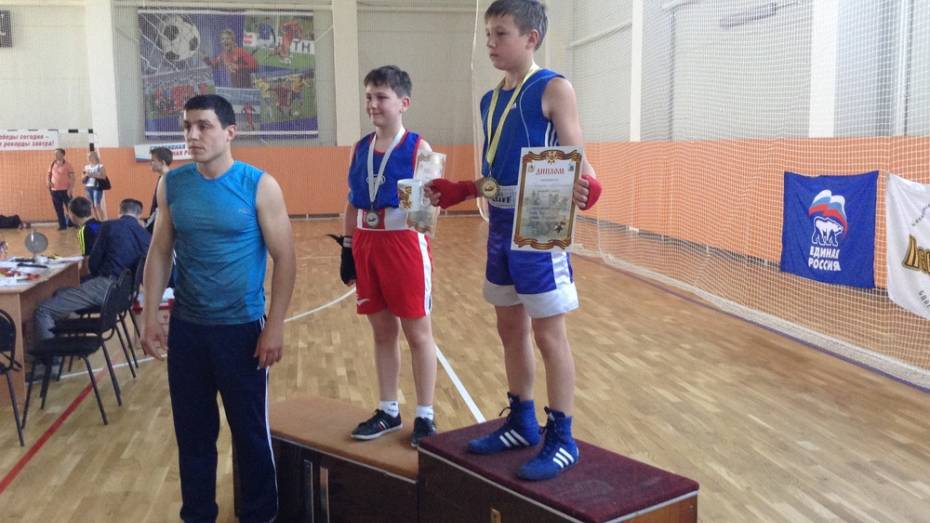 Хохольский шестиклассник выиграл областной турнир по боксу