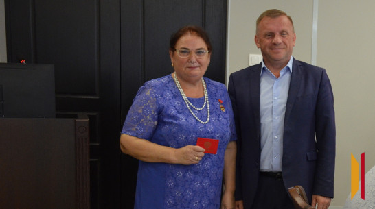 Жительнице Верхнемамонского района присвоили звание почетного ветерана области