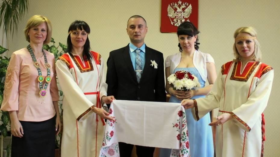 В Терновском районе на Красную горку поженились 6 пар