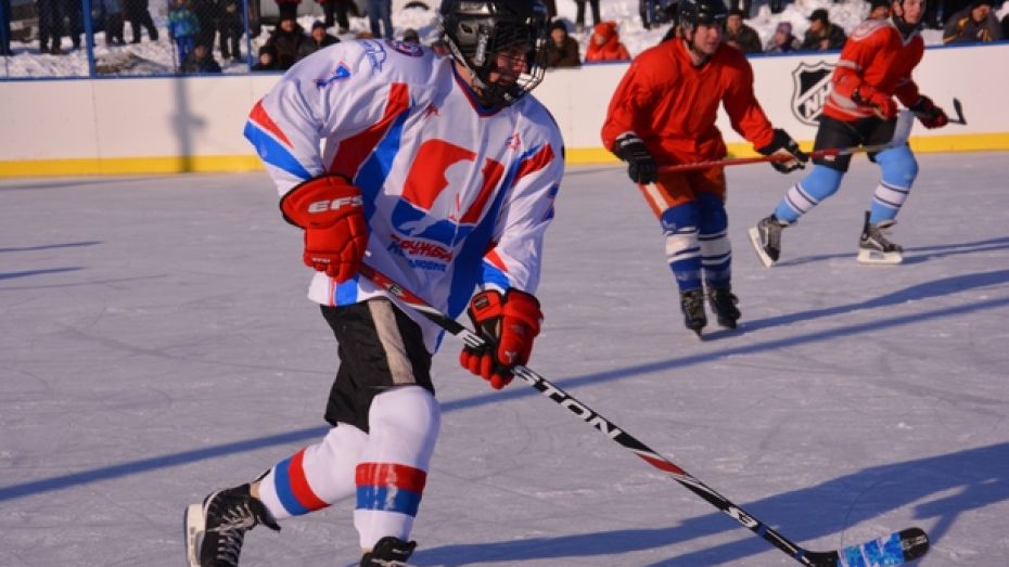 В Кантемировском районе стартовал сельский чемпионат по хоккею