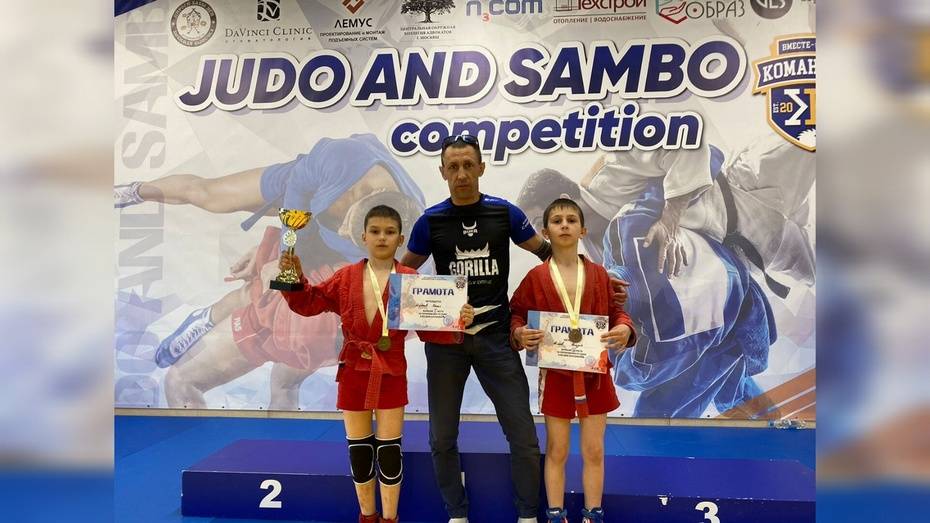 Лискинец завоевал 2 золотые медали межрегионального турнира по самбо