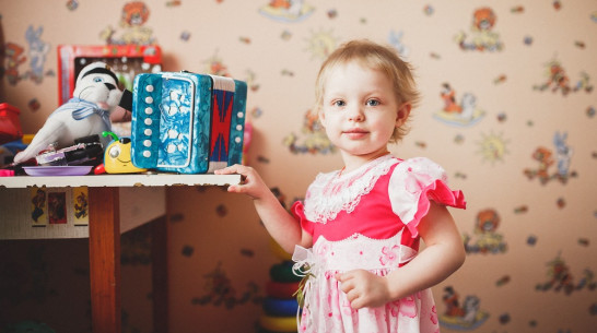 Телеведущая Анфиса Чехова призвала своих фанатов помочь больной воронежской девочке