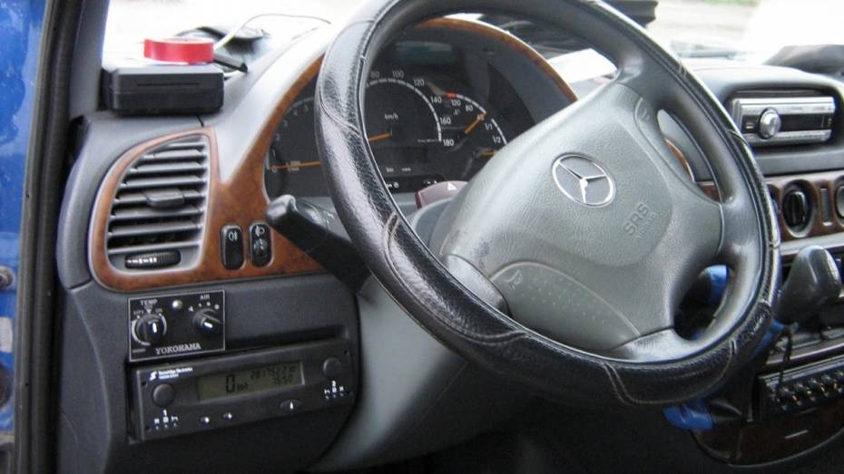 ГИБДД за год приняла от воронежцев около 900 заявлений о нарушениях ПДД 