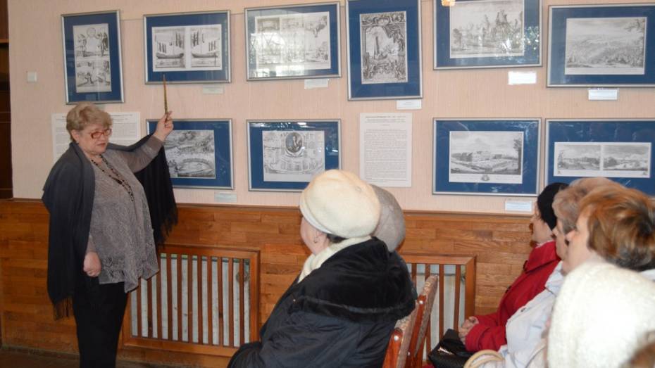 В Репьевском музее открылась передвижная выставка гравюр петровского времени