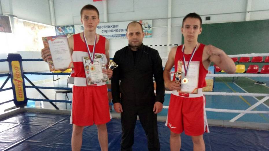 Грибановские боксеры завоевали 2 «золота» на первенстве Урюпинска