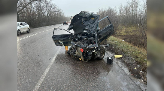 В массовом ДТП под Воронежем 52-летний мужчина выпал из ВАЗ и погиб под колесами Tucson