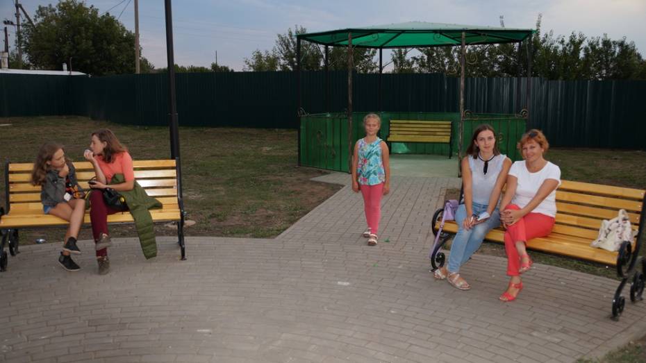 В богучарском селе Сухой Донец открыли парк отдыха