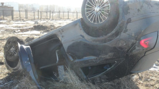 В Борисоглебске доставили в больницу водителя перевернувшейся иномарки