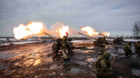 Военные показали подготовку к салюту 23 февраля в Воронеже