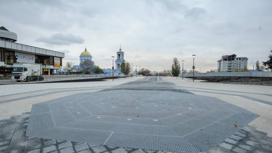 В Воронеже на 9 месяцев запретят парковку возле Советской площади