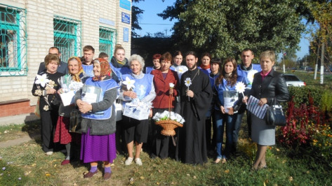 Жители Подгоренского района получат белые цветы