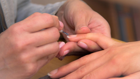 Мастер маникюра из Воронежской области обманула государство на 350 тыс рублей