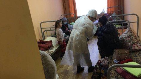 Беженцев из Донбасса начали размещать в детских лагерях Воронежа
