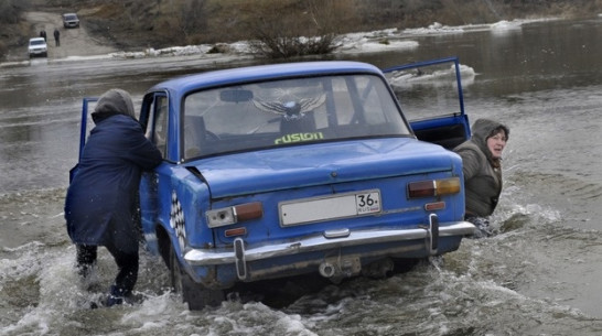 В Острогожском районе паводок отрезал от внешнего мира восемь сел, где живут две тысячи человек  
