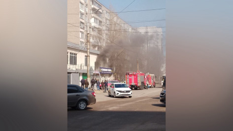 В Советском районе Воронежа загорелся магазин: погибла женщина