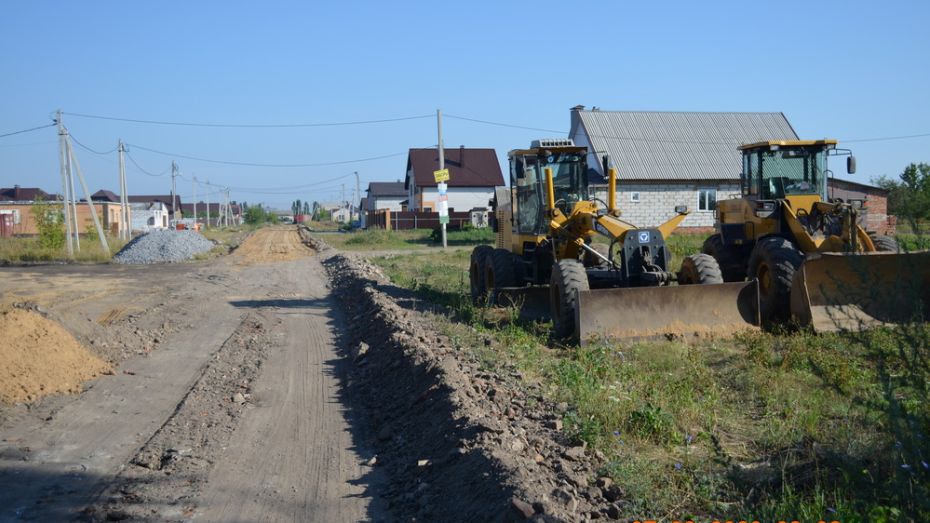 В поселке Новоусманского района на отсыпку грунтовок щебнем направили около 2,5 млн рублей