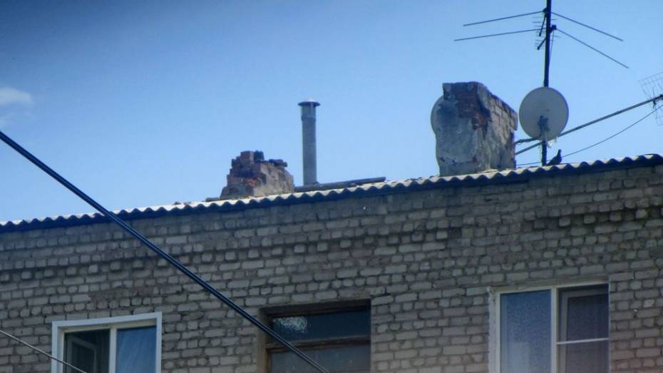 Грибановскую УК оштрафовали на 125 тыс рублей за разрушенные оголовки на крыше дома