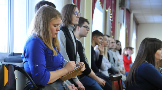 Жители ЦФО рассказали, как относятся к коллегам-студентам