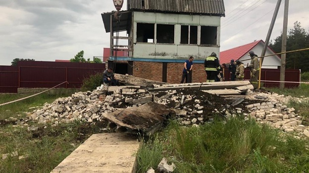 Прокуратура взяла под контроль проверку гибели под завалом детей в Воронежской области