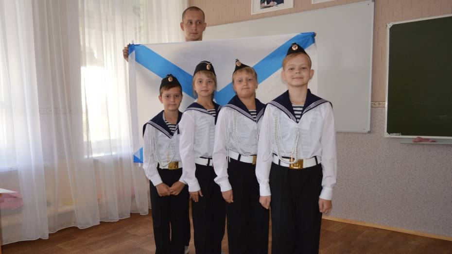 В Павловской школе с углубленным изучением предметов открыли кадетский класс