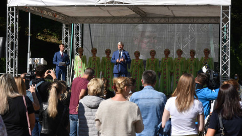 Воронежский губернатор открыл фестиваль «Город-сад» в Центральном парке