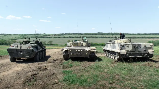 Вождение танка и тренировка по стрельбе: в Воронежской области прошел учебно-мобилизационный сбор