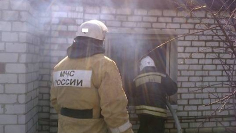 В Воронежской области при пожаре в жилом доме пострадал 34-летний мужчина