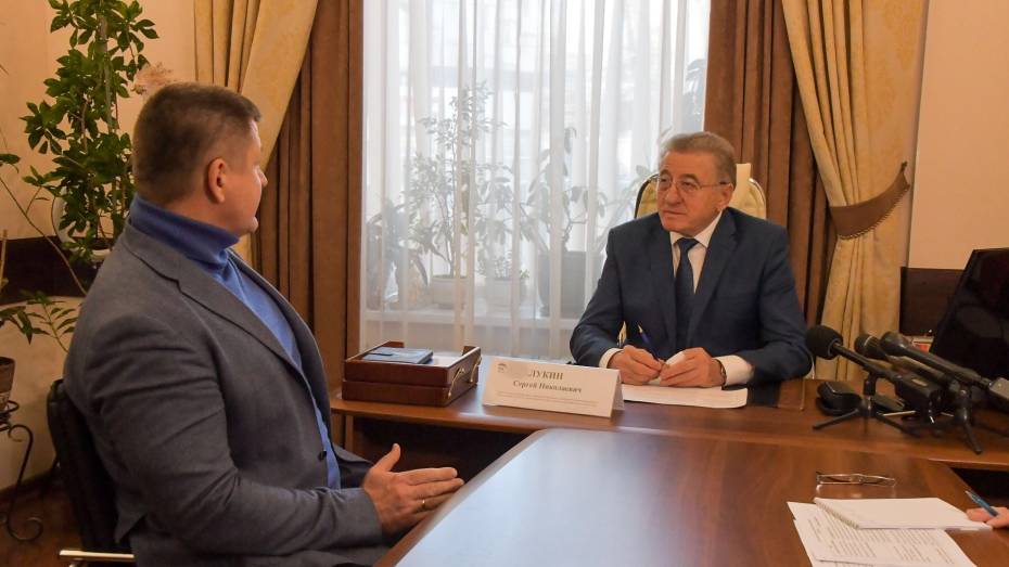 Воронежский сенатор Сергей Лукин провел прием граждан
