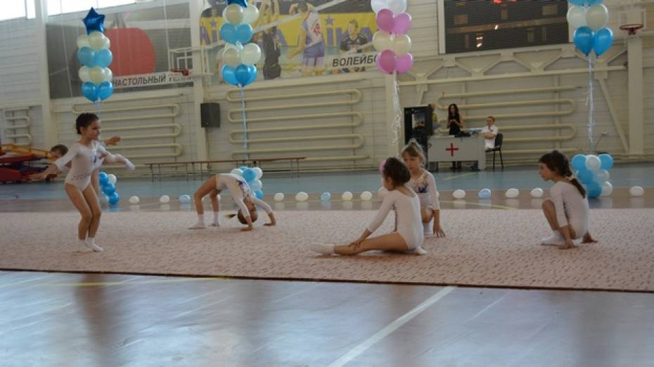 В Острогожске впервые прошел турнир по эстетической акробатике
