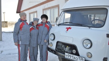 Участковая больница лискинского села получила новую машину скорой помощи